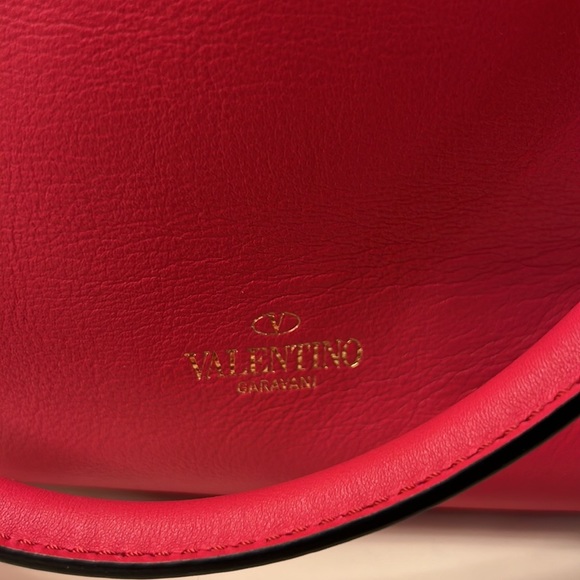 Raspberry Pink Valentino Rockstud tote - Picture 7 of 7